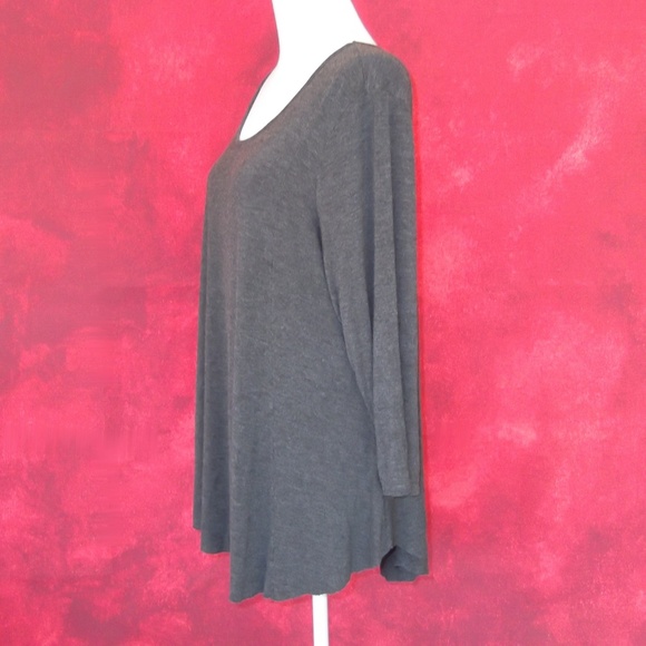 EUC Maurices Grey Flowy Top Size 2 (20/22) - Picture 3 of 8